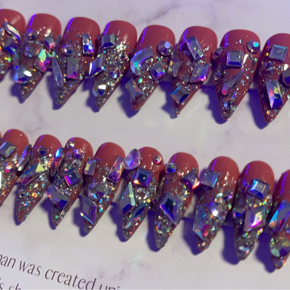 Press on nails